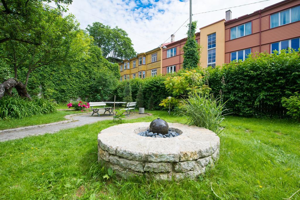 Allika Apartments Tallinn Rum bild